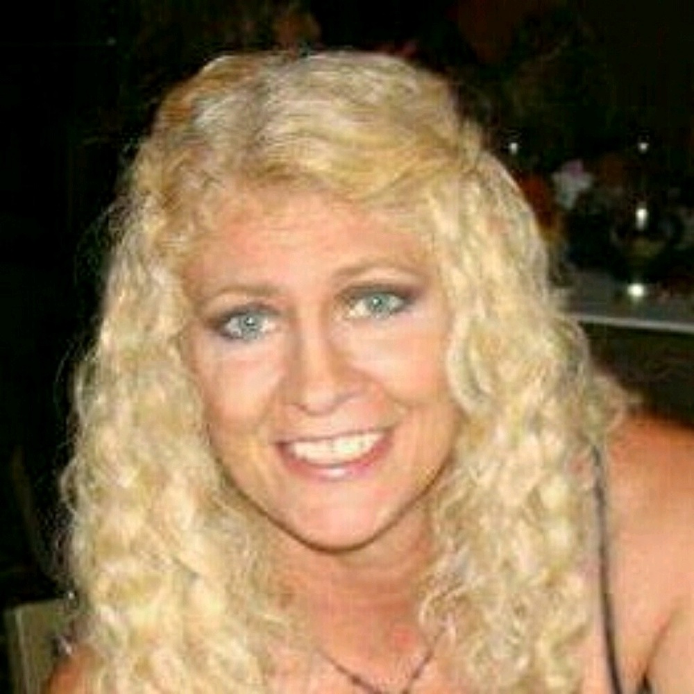 Meet your Posher, Dee